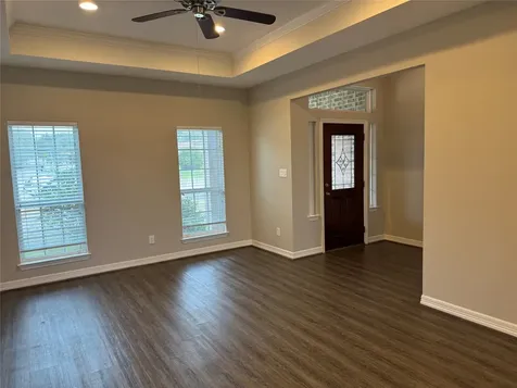 717 High Oaks Bellville TX 77418