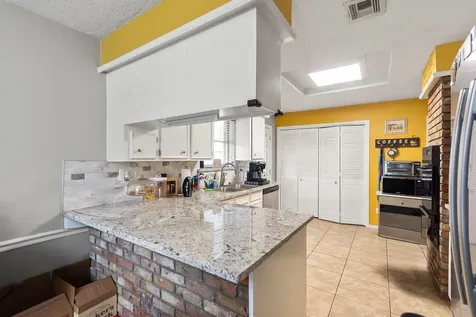 2718 Lufkin Lane Deer Park TX 77536