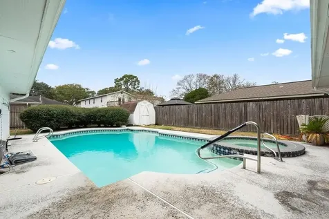 2718 Lufkin Lane Deer Park TX 77536