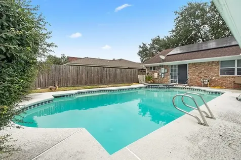 2718 Lufkin Lane Deer Park TX 77536