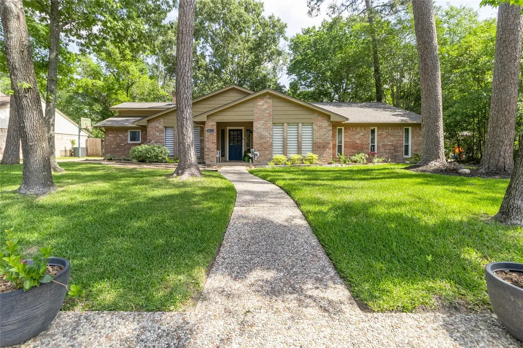 2211 River Falls Drive Kingwood TX 77339