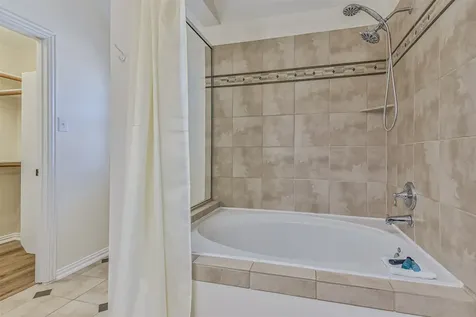 1815 28th Street Galveston TX 77550