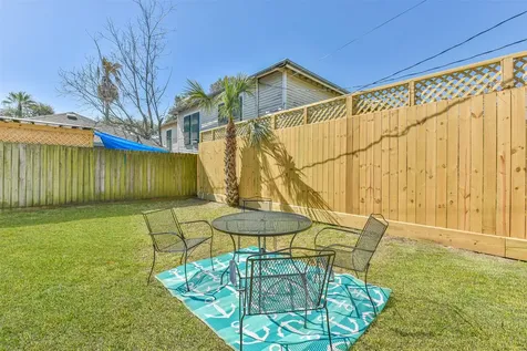 1815 28th Street Galveston TX 77550
