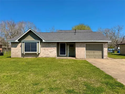 1415 Avenue E Danbury TX 77534