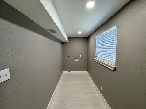 1415 Avenue E Danbury TX 77534