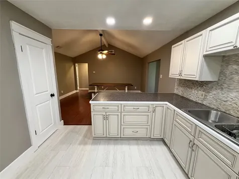 1415 Avenue E Danbury TX 77534