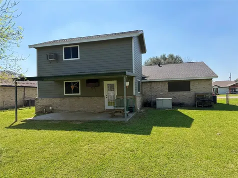 1415 Avenue E Danbury TX 77534