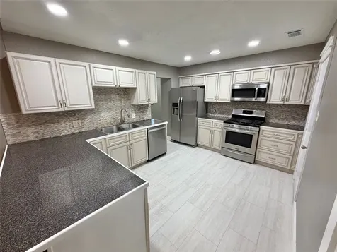1415 Avenue E Danbury TX 77534