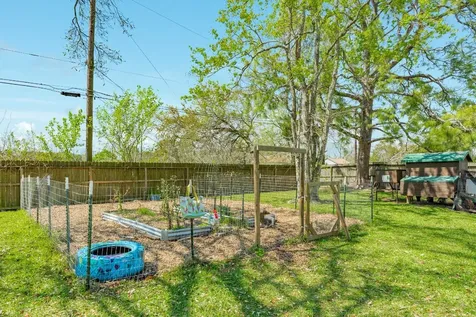 5516 Avenue M 1/2 Santa Fe TX 77510