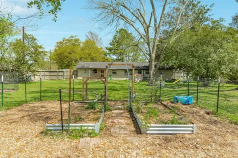 5516 Avenue M 1/2 Santa Fe TX 77510