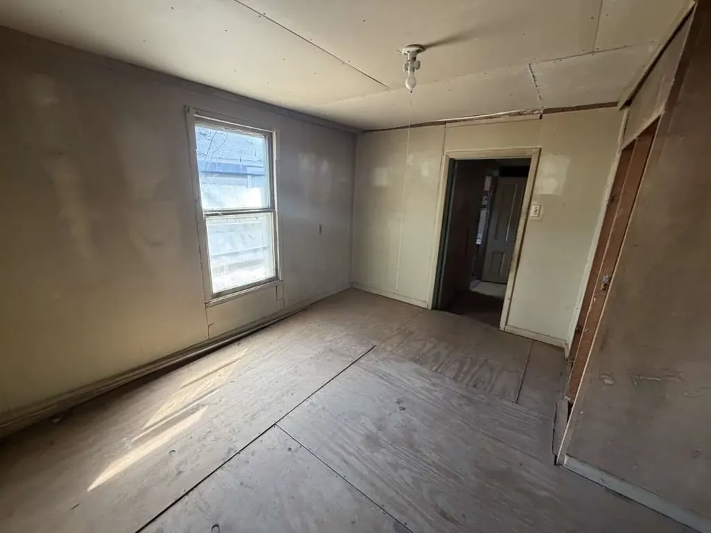 808 Bowen Street Pleasanton TX 78064