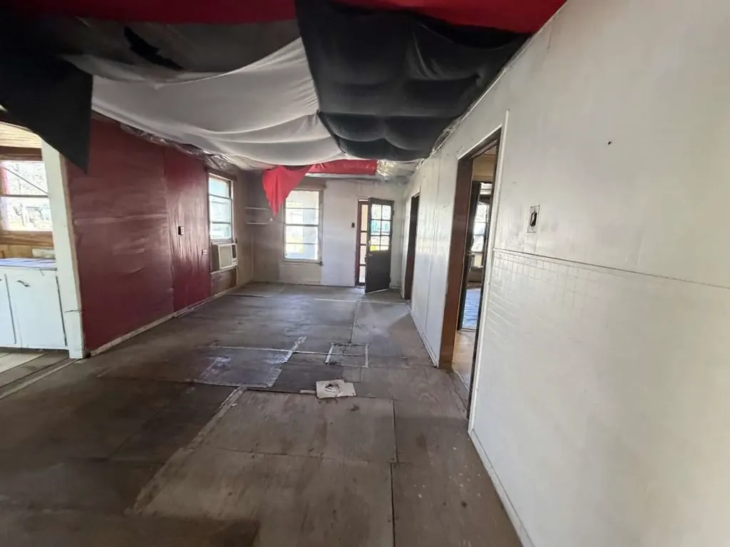 808 Bowen Street Pleasanton TX 78064