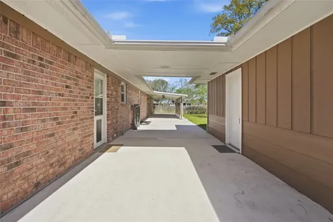 4215 County Road 182 Alvin TX 77511