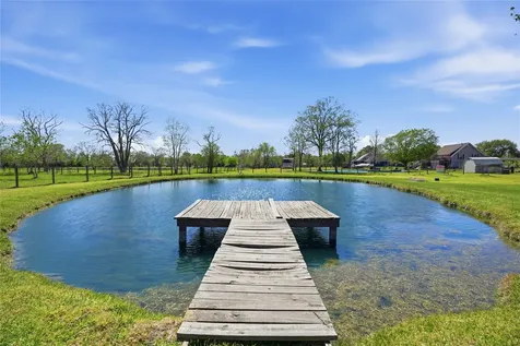 4215 County Road 182 Alvin TX 77511
