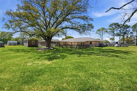 4215 County Road 182 Alvin TX 77511