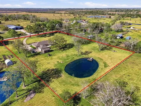 4215 County Road 182 Alvin TX 77511