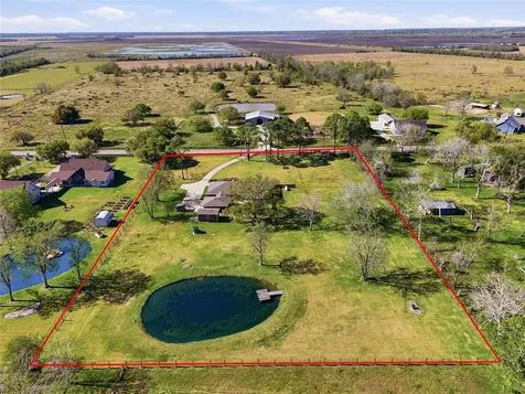 4215 County Road 182 Alvin TX 77511