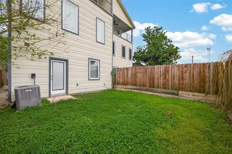 1819 South Street Houston TX 77009