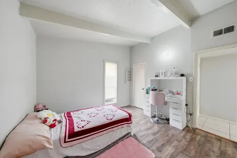 4102 Sherwood Lane 8 Houston TX 77092
