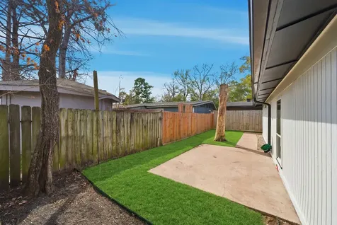 4102 Sherwood Lane 8 Houston TX 77092