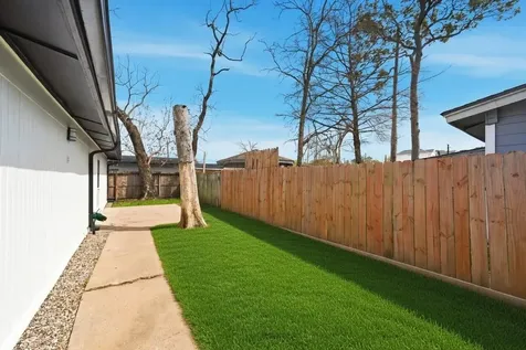 4102 Sherwood Lane 8 Houston TX 77092
