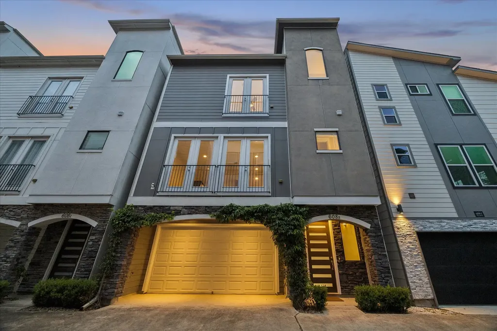 608 W 28th Street B Houston TX 77008