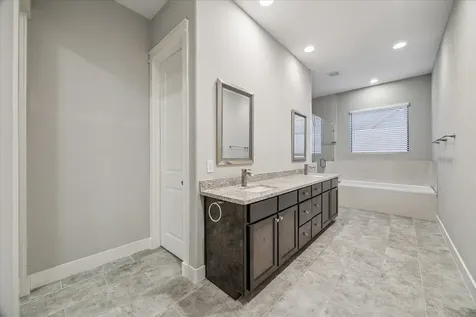 608 W 28th Street B Houston TX 77008