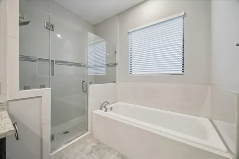 608 W 28th Street B Houston TX 77008