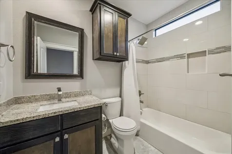 608 W 28th Street B Houston TX 77008