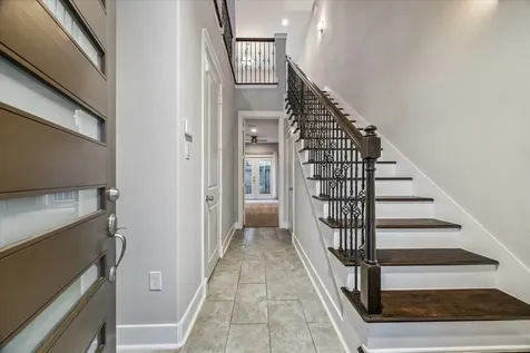 608 W 28th Street B Houston TX 77008