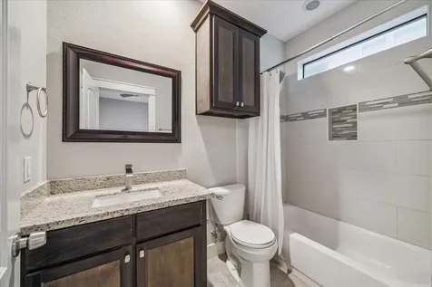 608 W 28th Street B Houston TX 77008