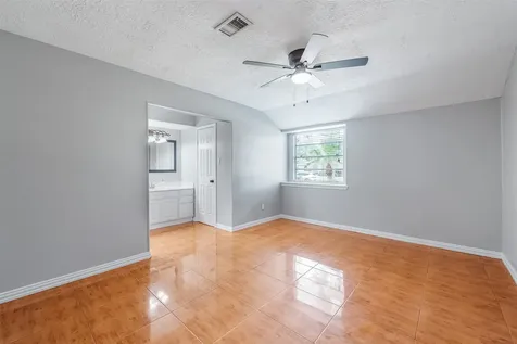 239 Blackwater Lane Houston TX 77015