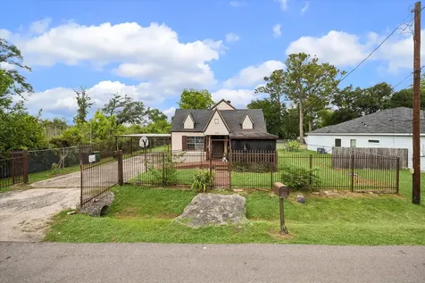 1022 Homer Street Houston TX 77091