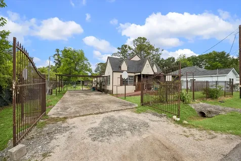 1022 Homer Street Houston TX 77091