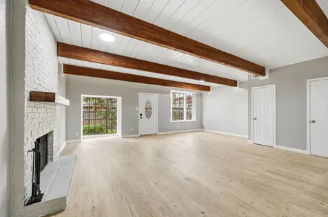 5382 Brownway Street D39 Houston TX 77056