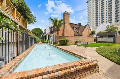 5382 Brownway Street D39 Houston TX 77056