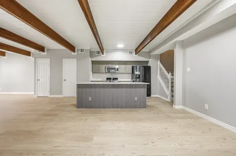 5382 Brownway Street D39 Houston TX 77056