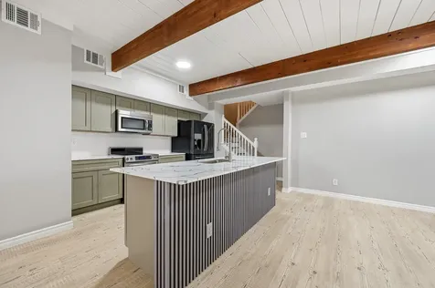 5382 Brownway Street D39 Houston TX 77056