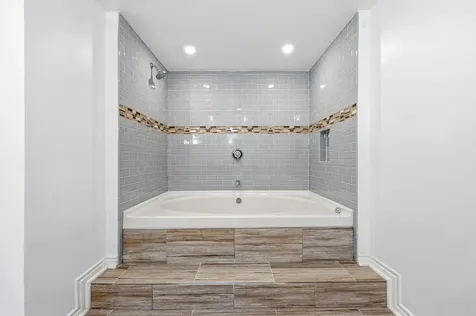 5382 Brownway Street D39 Houston TX 77056