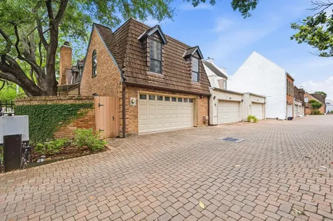 5382 Brownway Street D39 Houston TX 77056