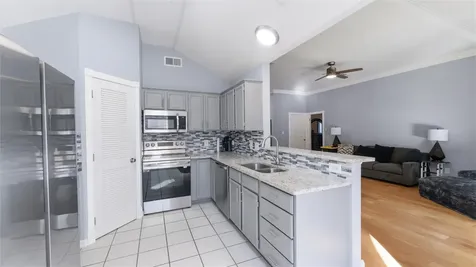 13 Westwood Drive Huntsville TX 77320