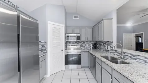 13 Westwood Drive Huntsville TX 77320