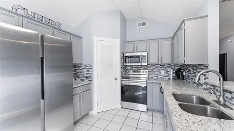 13 Westwood Drive Huntsville TX 77320