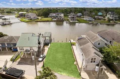 2112 Fenwood Street Kemah TX 77565