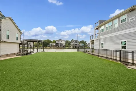 2112 Fenwood Street Kemah TX 77565