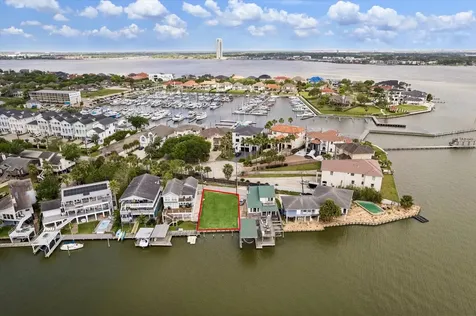 2112 Fenwood Street Kemah TX 77565