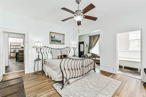 1021 35th Street Galveston TX 77550