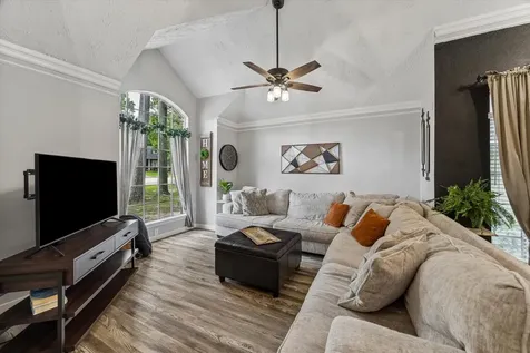 5427 Fern Park Drive Kingwood TX 77339