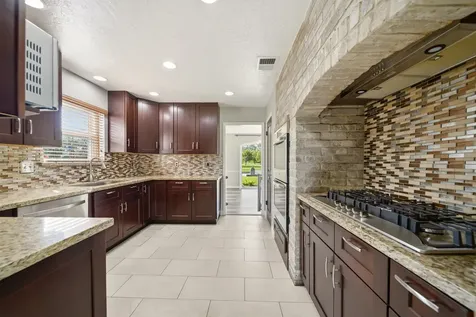 3002 Hampton Drive Missouri City TX 77459