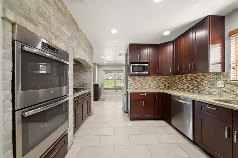 3002 Hampton Drive Missouri City TX 77459